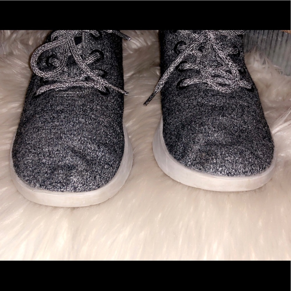ALLBIRDS Gray Men’s Wool Runner Sneaker - Picture 4 of 8